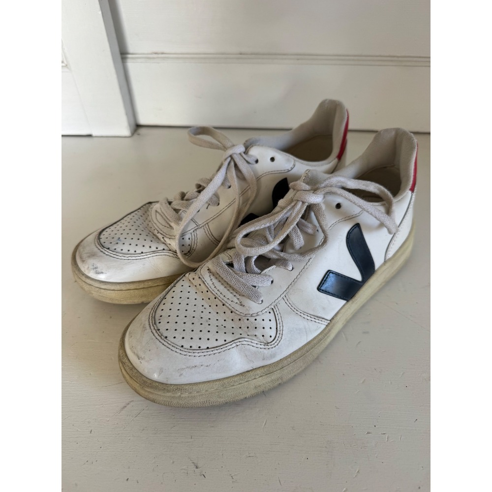 Veja V-10 sneakers in White, Nautico, and Pekin colorway women's size 9 - Picture 2 of 10